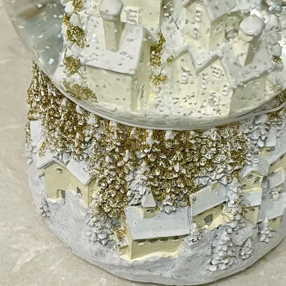NEW musical Christmas snow globe white, gold, Snowy Winter wonderland, gift! - Picture 4 of 7